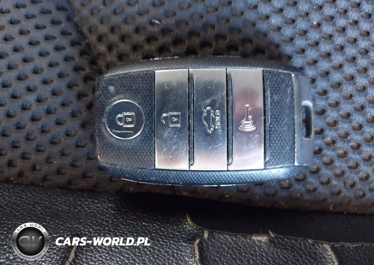 2019 Kia Optima S VIN:5XXGT4L39KG288931 - 11