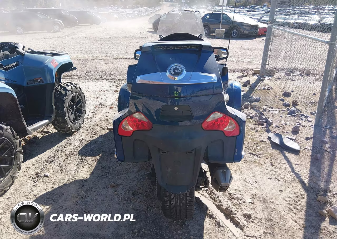 2011 Can-Am Spyder Roadster Rt VIN:2BXJBKC12BV001469 - 6