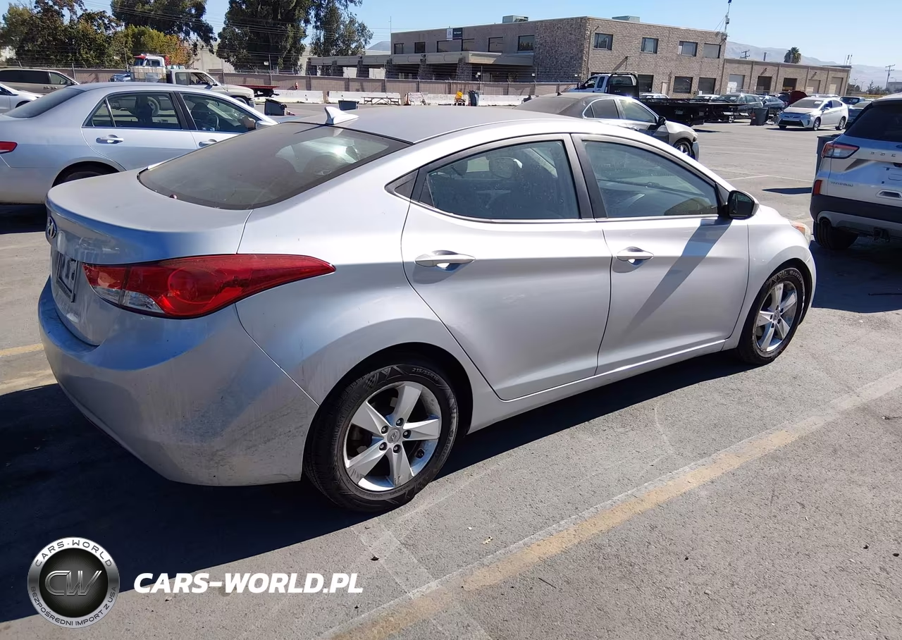 2013 Hyundai Elantra Gls VIN:5NPDH4AEXDH302206 - 4