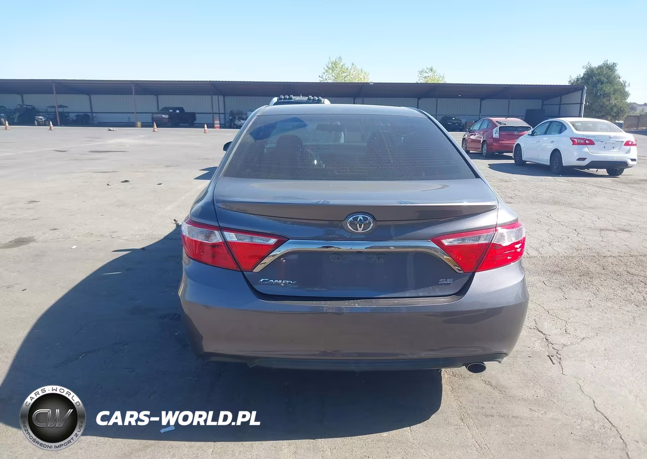 2017 Toyota Camry Se VIN:4T1BF1FK5HU394570 - 17