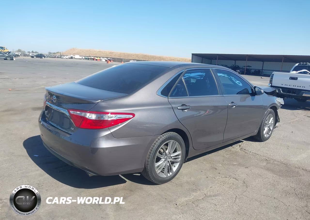 2017 Toyota Camry Se VIN:4T1BF1FK5HU394570 - 4