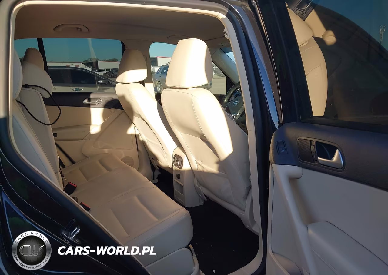 2017 Volkswagen Tiguan 2.0T-2.0T S VIN:WVGAV7AX3HK018319 - 8