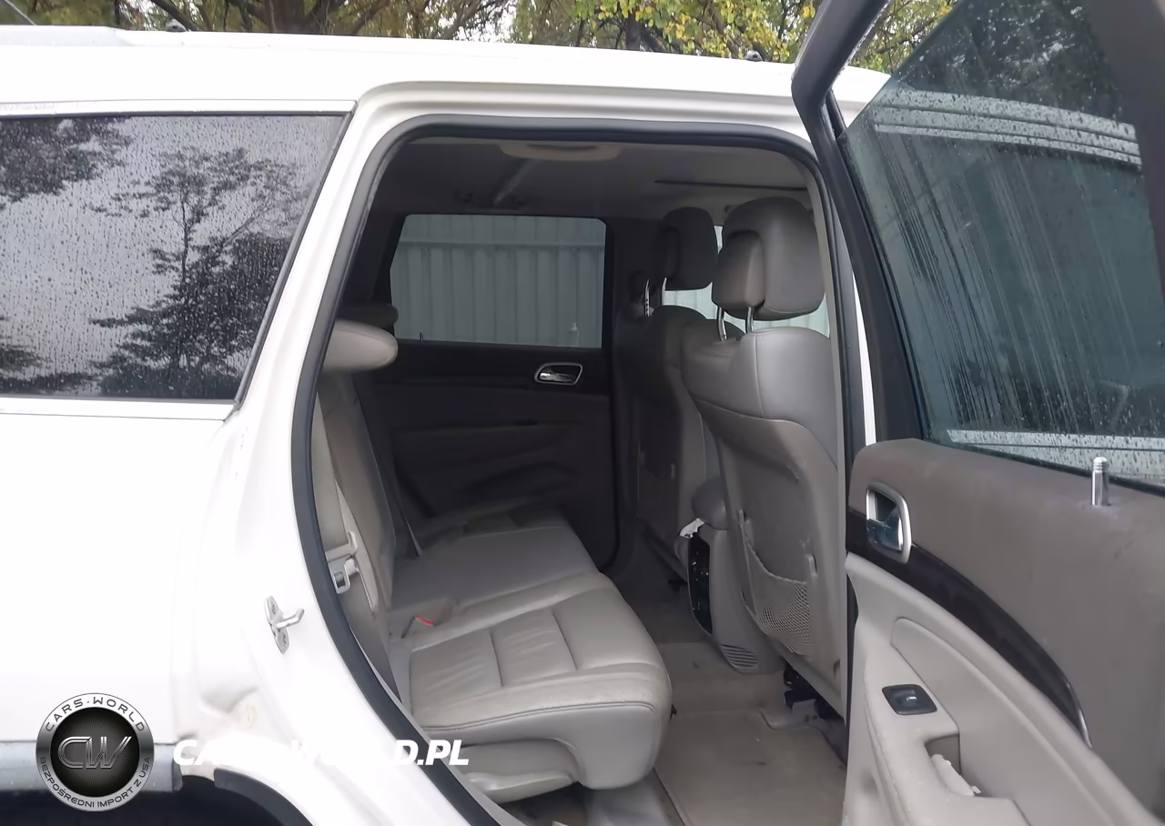 2011 Jeep Grand Cherokee Laredo VIN:1J4RR4GG2BC735517 - 8