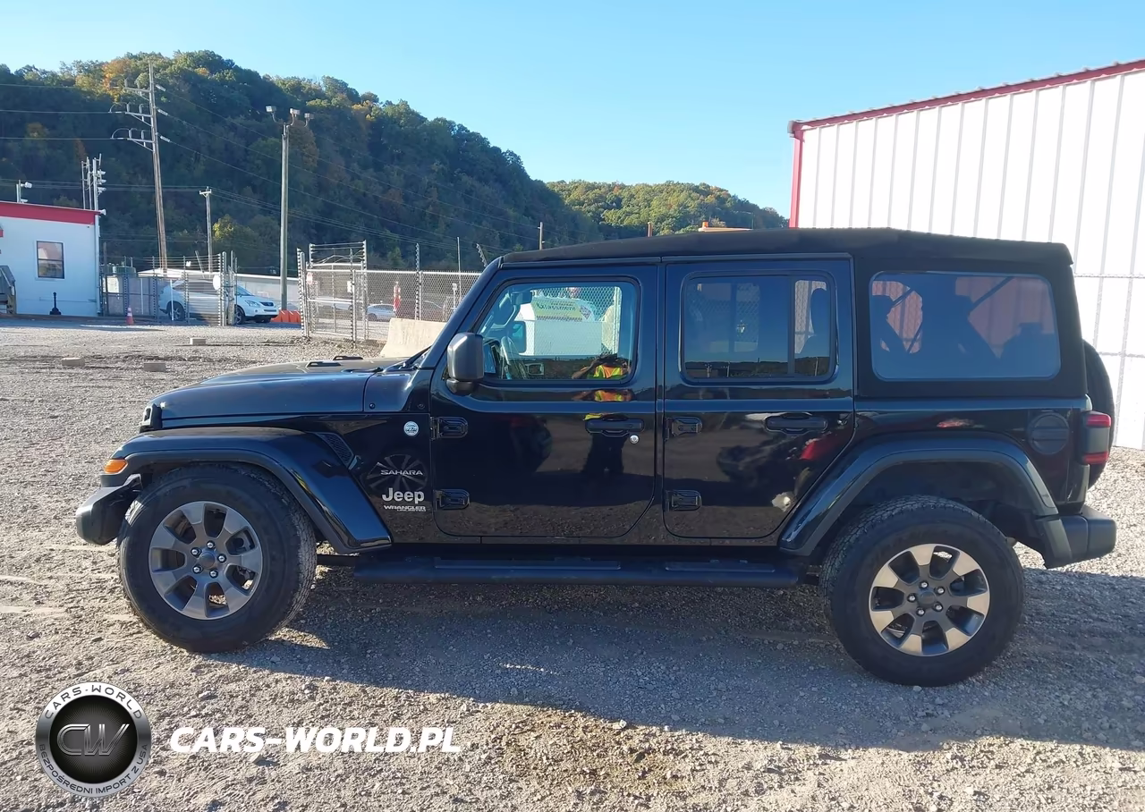 2020 Jeep Wrangler Unlimited Sahara 4X4 VIN:1C4HJXEN4LW148795 - 15