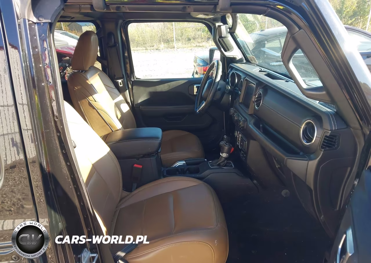 2020 Jeep Wrangler Unlimited Sahara 4X4 VIN:1C4HJXEN4LW148795 - 5