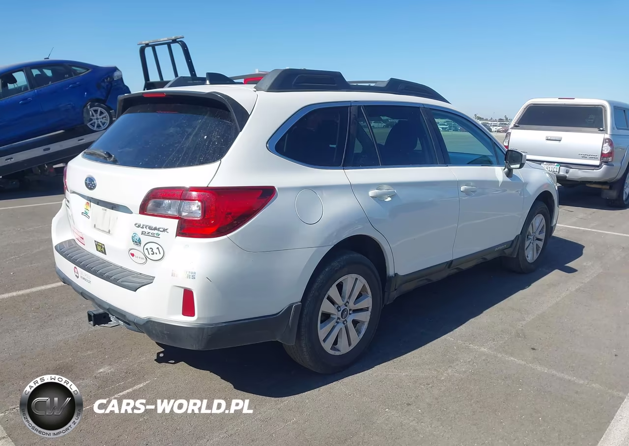 2017 Subaru Outback 2.5I Premium VIN:4S4BSACC5H3281930 - 4