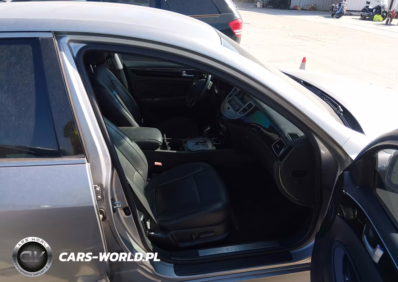 2013 Hyundai Genesis 3.8 VIN:KMHGC4DD9DU245416 - 5