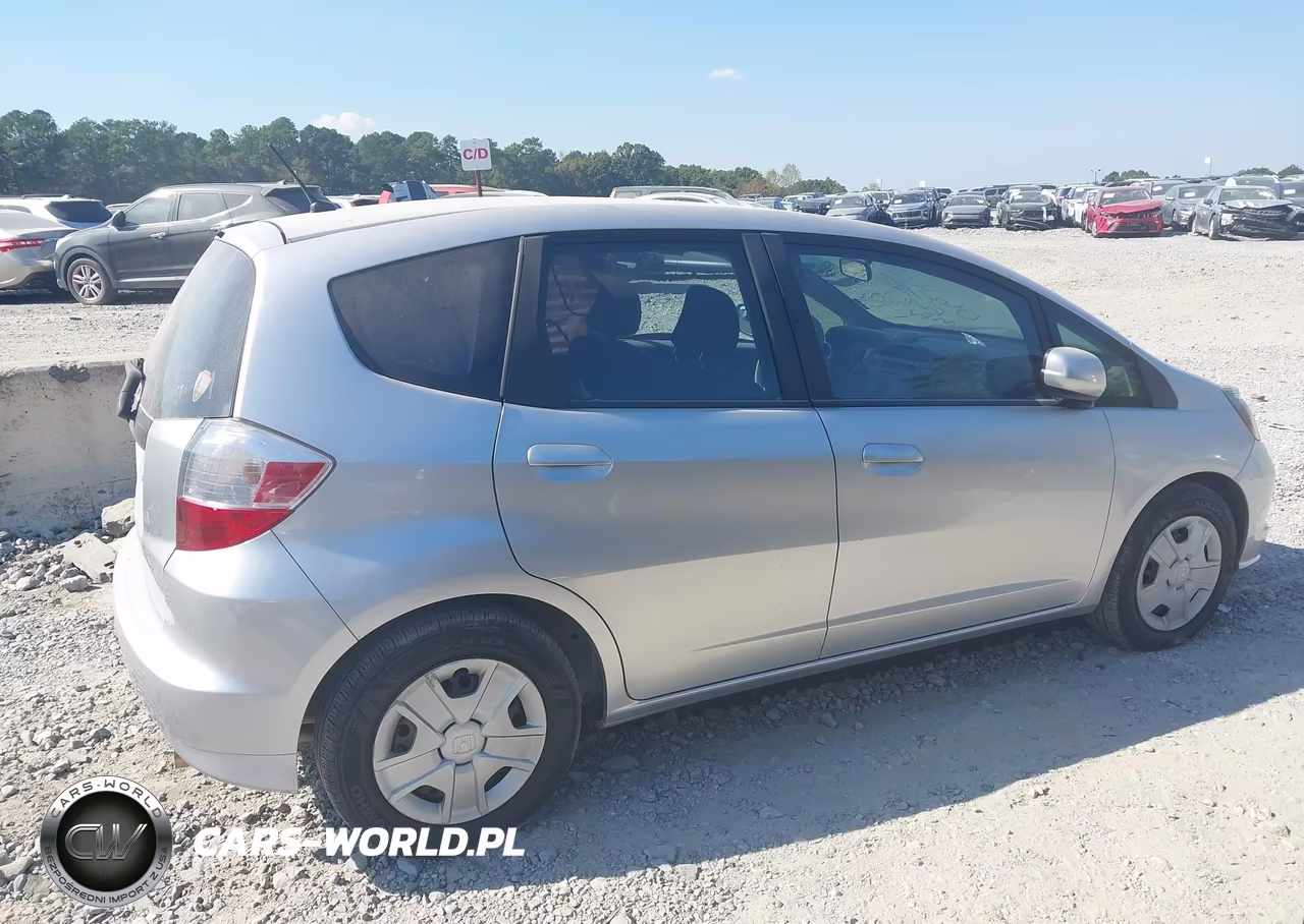 2013 Honda Fit VIN:JHMGE8H36DC064205 - 13