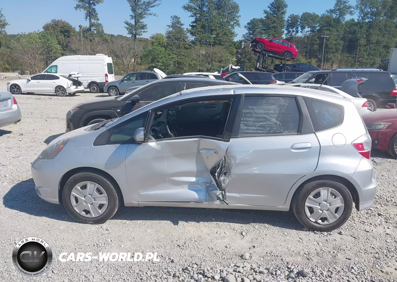 2013 Honda Fit VIN:JHMGE8H36DC064205 - 14