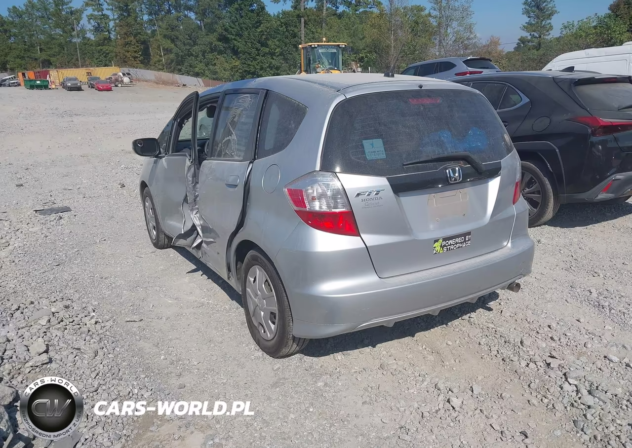 2013 Honda Fit VIN:JHMGE8H36DC064205 - 3