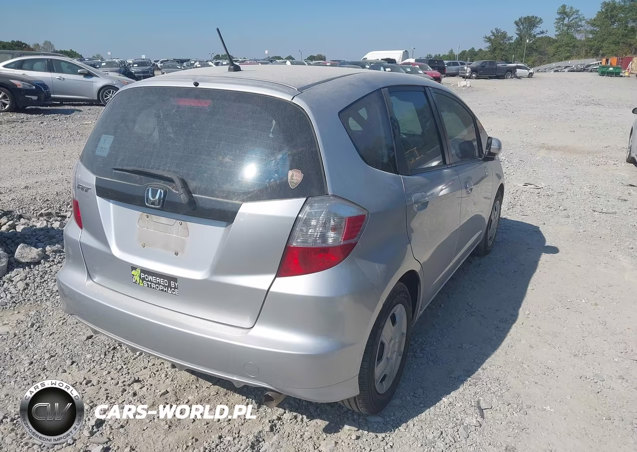 2013 Honda Fit VIN:JHMGE8H36DC064205 - 4