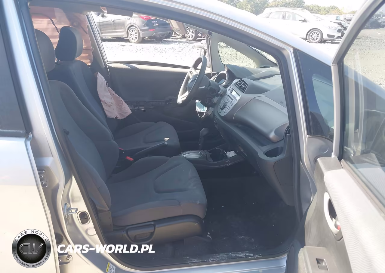2013 Honda Fit VIN:JHMGE8H36DC064205 - 5