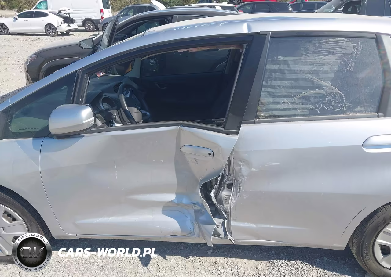 2013 Honda Fit VIN:JHMGE8H36DC064205 - 6