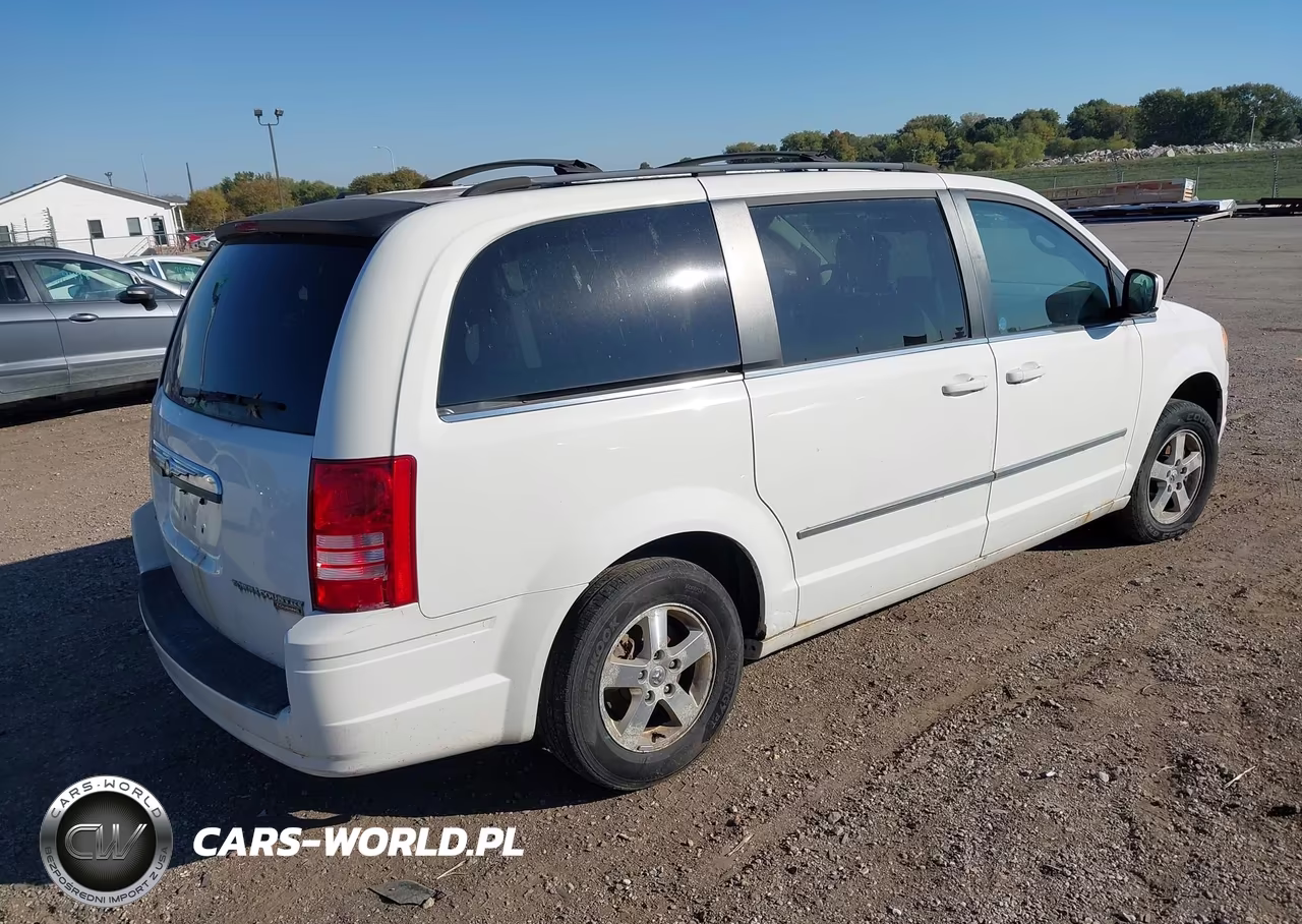 2010 Chrysler Town & Country Touring VIN:2A4RR5D1XAR431511 - 4