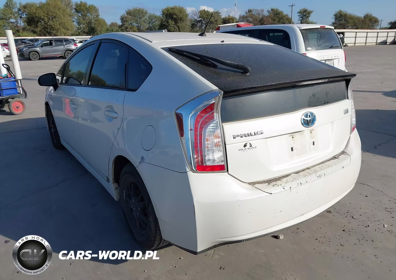 2013 Toyota Prius Two VIN:JTDKN3DU0D5639111 - 3