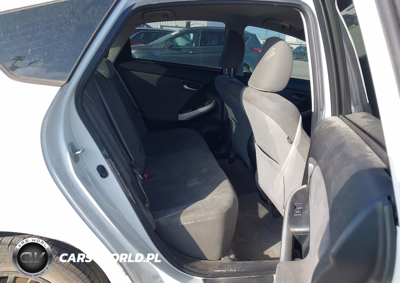 2013 Toyota Prius Two VIN:JTDKN3DU0D5639111 - 8
