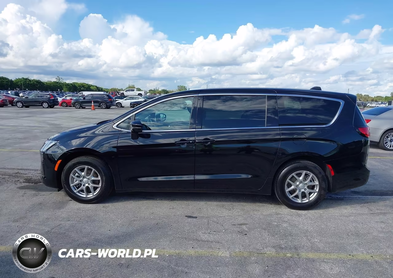 2027 Chrysler Pacifica VIN:2C4RC1BG0VR573346 - 14