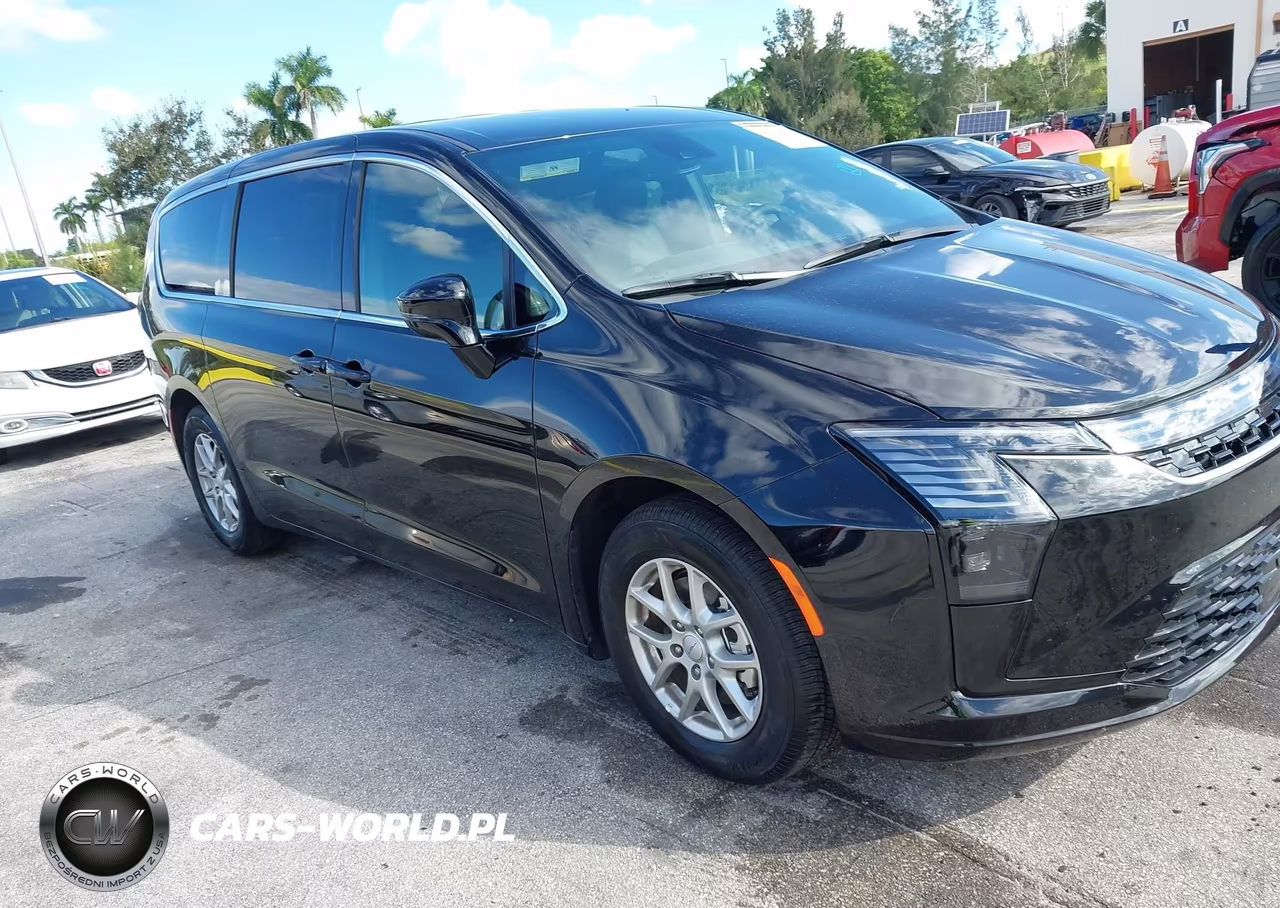 2027 Chrysler Pacifica VIN:2C4RC1BG0VR573346 - 17