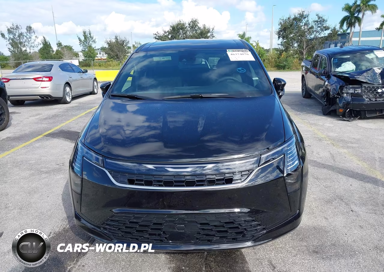 2027 Chrysler Pacifica VIN:2C4RC1BG0VR573346 - 6
