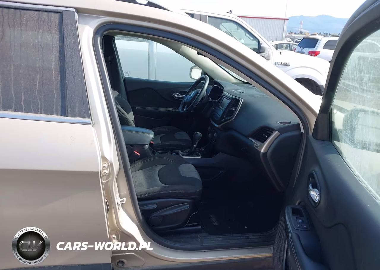 2014 Jeep Cherokee Latitude VIN:1C4PJMCS3EW295955 - 5