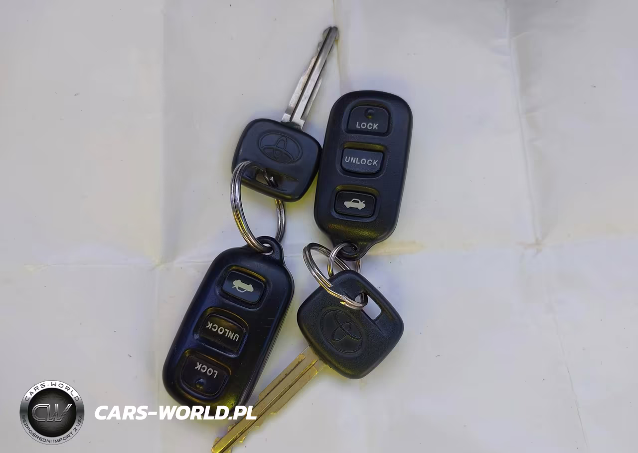 2003 Toyota Camry Le VIN:4T1BE32K23U728616 - 11