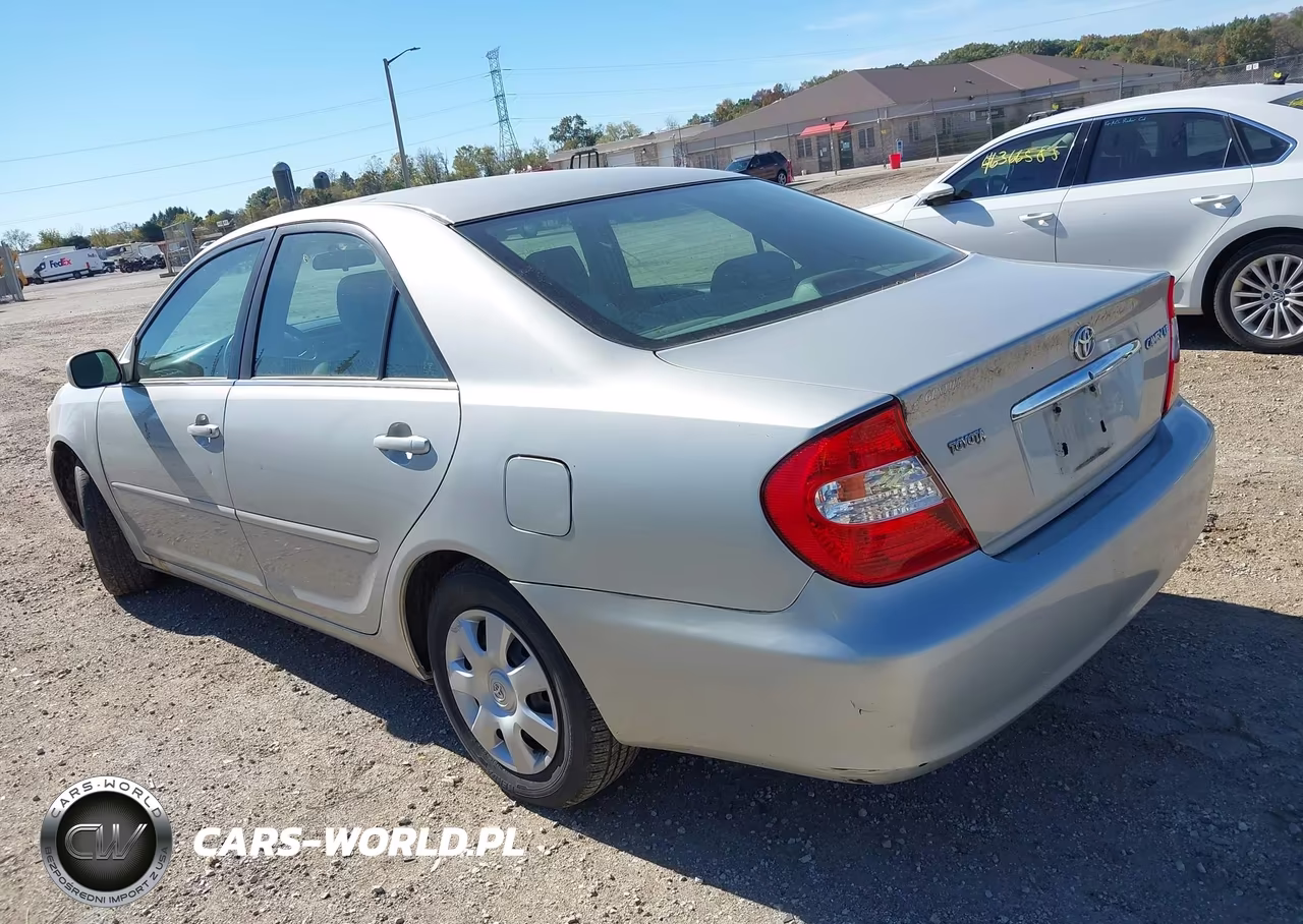 2003 Toyota Camry Le VIN:4T1BE32K23U728616 - 3