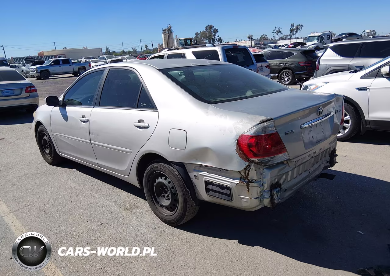 2005 Toyota Camry Le VIN:4T1BE32K25U614439 - 3