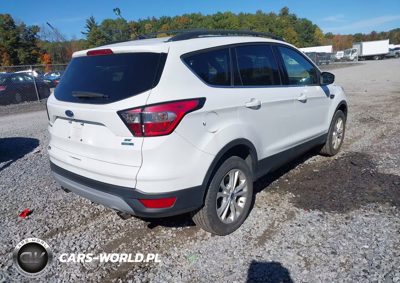 2018 Ford Escape Se VIN:1FMCU9GD6JUD40323 - 4