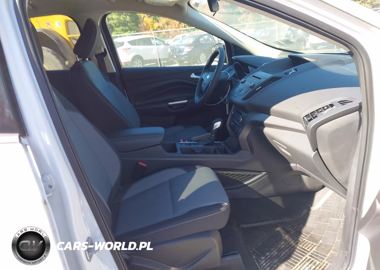 2018 Ford Escape Se VIN:1FMCU9GD6JUD40323 - 5