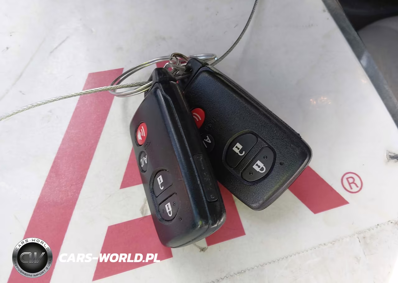 2013 Toyota Prius Three VIN:JTDKN3DU2D5648182 - 11