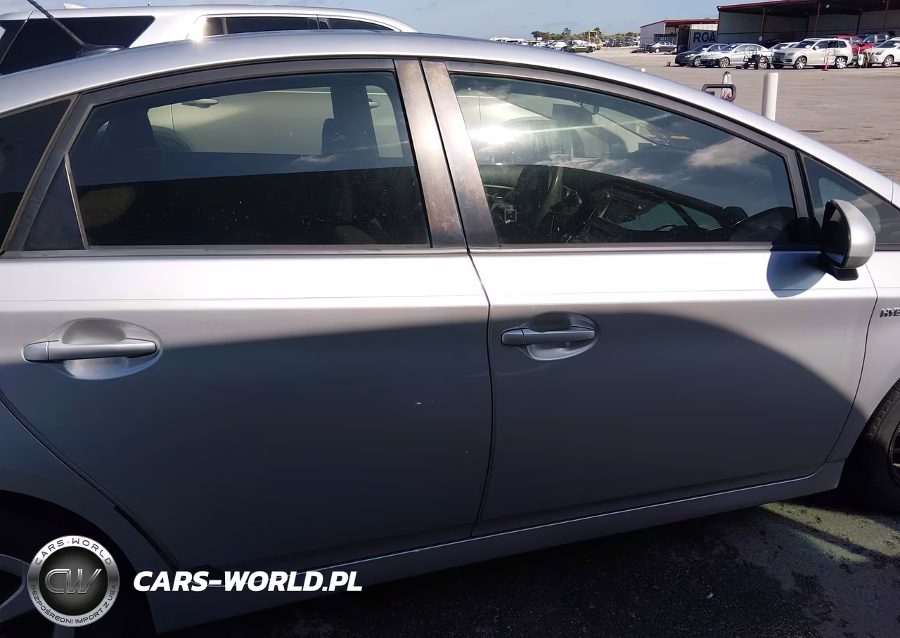 2013 Toyota Prius Three VIN:JTDKN3DU2D5648182 - 14