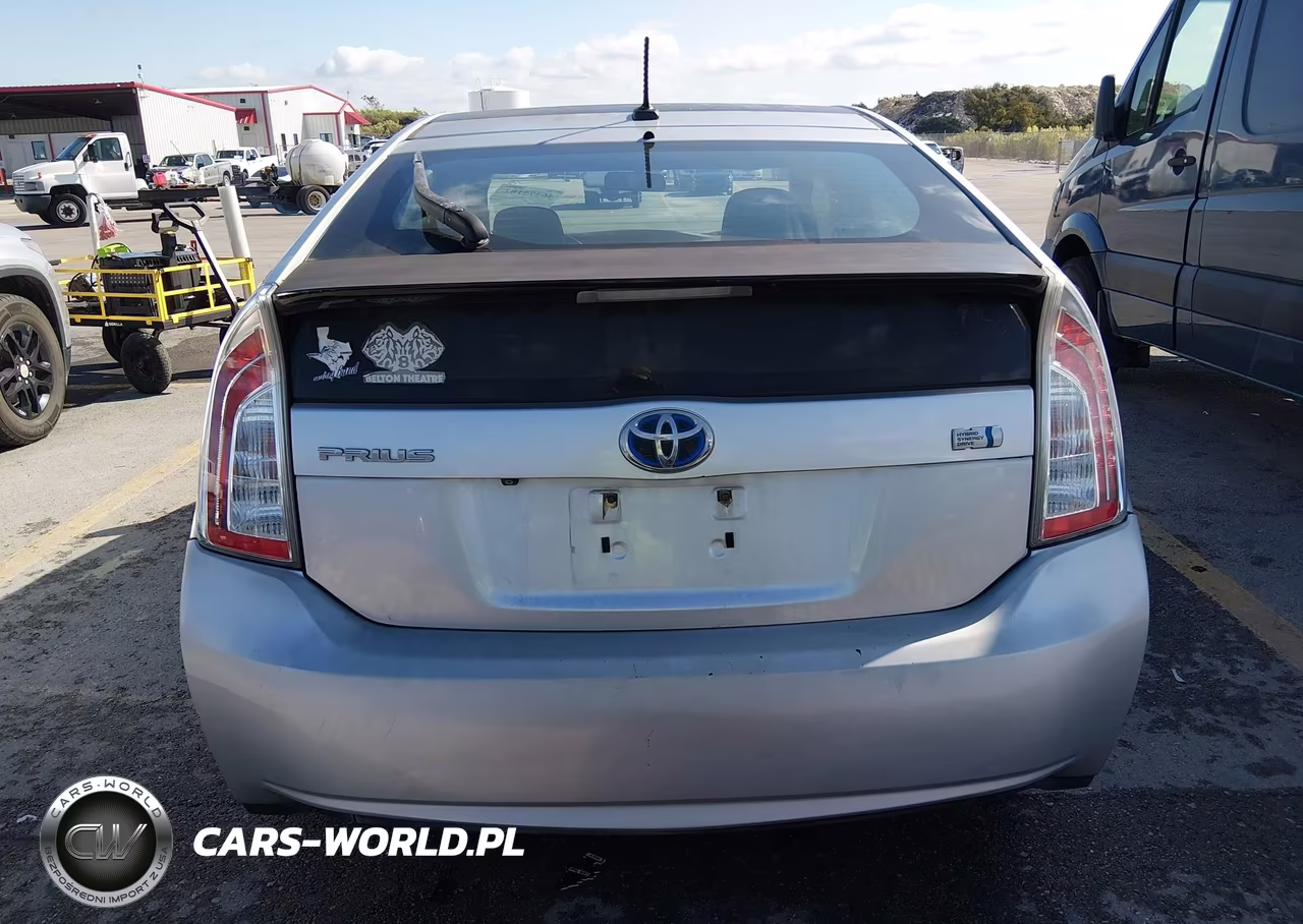 2013 Toyota Prius Three VIN:JTDKN3DU2D5648182 - 17