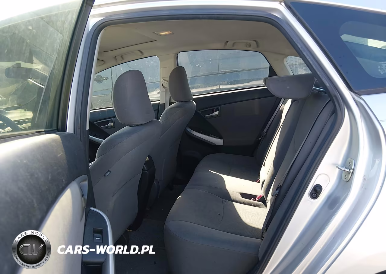 2013 Toyota Prius Three VIN:JTDKN3DU2D5648182 - 8