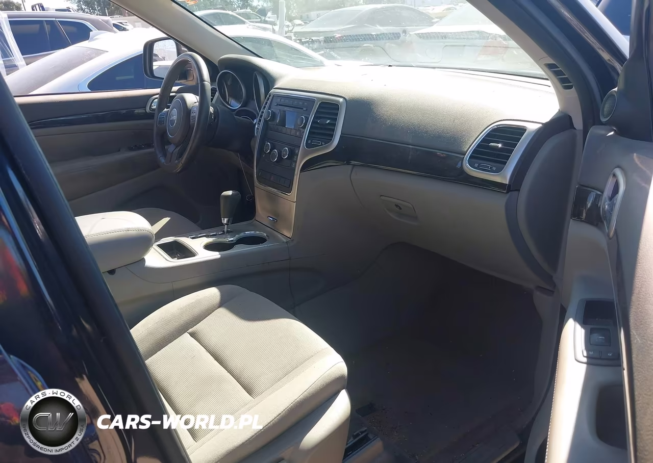 2012 Jeep Grand Cherokee Laredo VIN:1C4RJEAG0CC355184 - 5