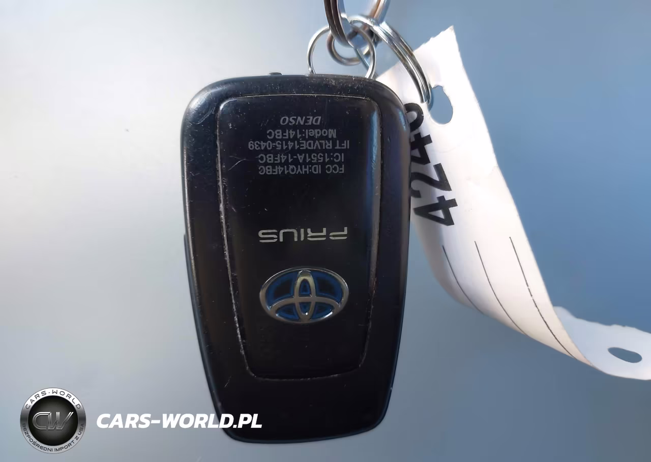 2017 Toyota Prius Three VIN:JTDKARFU8H3538573 - 11