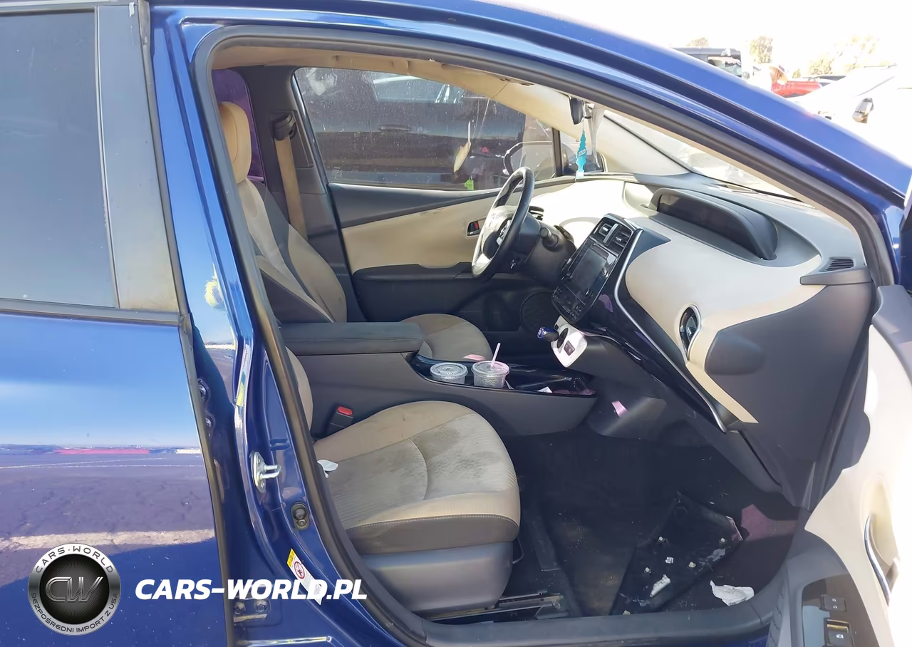 2017 Toyota Prius Three VIN:JTDKARFU8H3538573 - 5