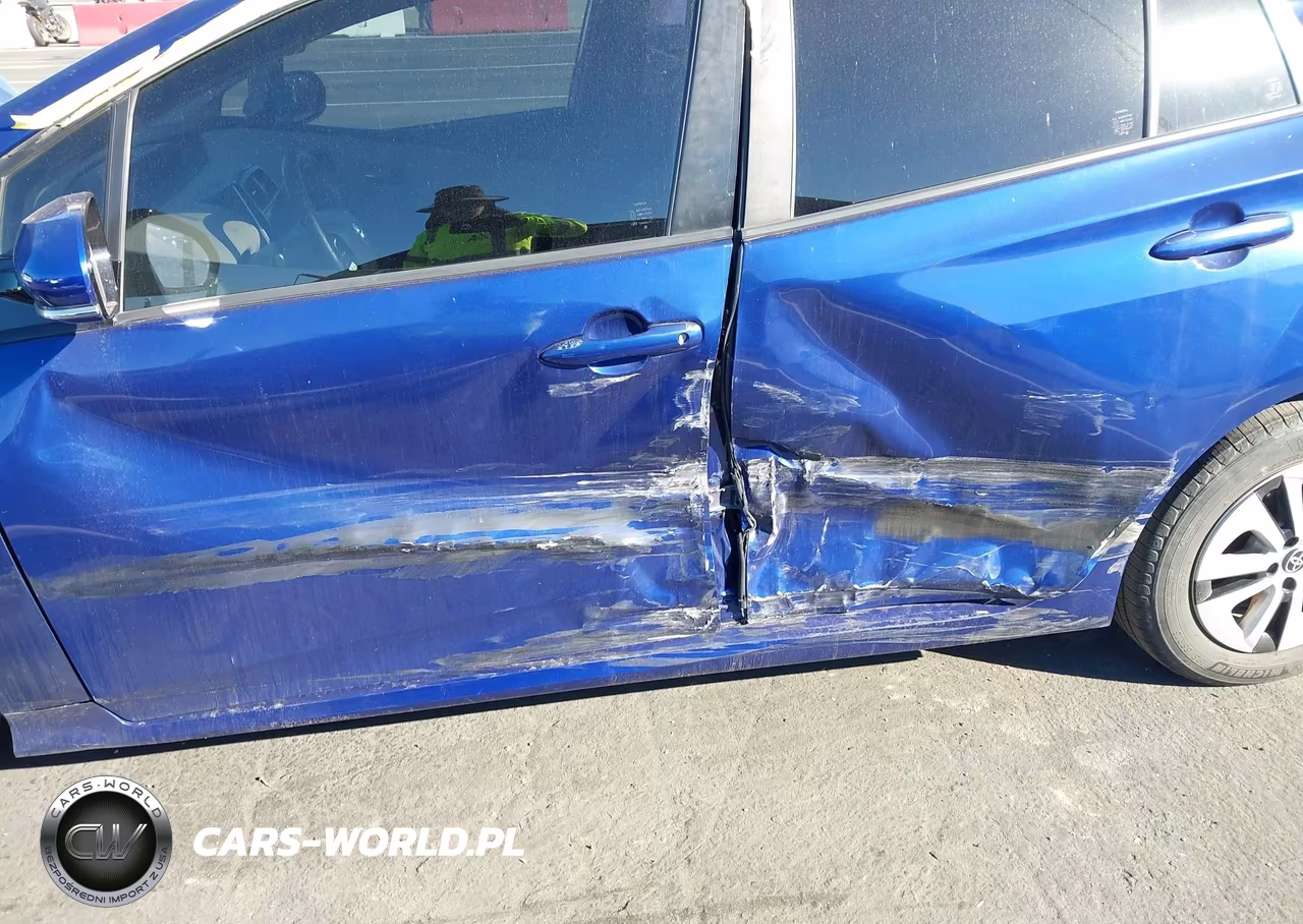 2017 Toyota Prius Three VIN:JTDKARFU8H3538573 - 6
