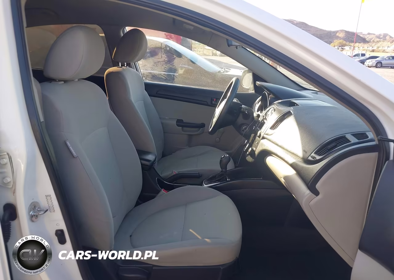 2012 Kia Forte Lx VIN:KNAFT4A2XC5537519 - 5