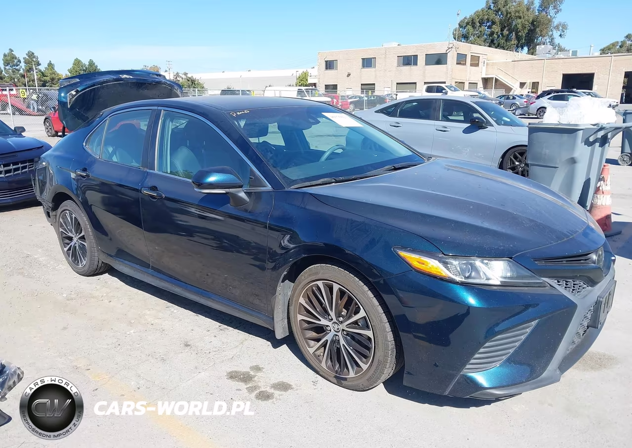 2018 Toyota Camry Se – zdjęcie 1 z 17