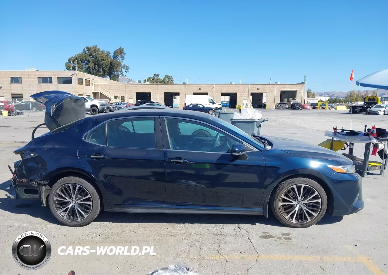 2018 Toyota Camry Se VIN:4T1B11HK7JU611232 - 14