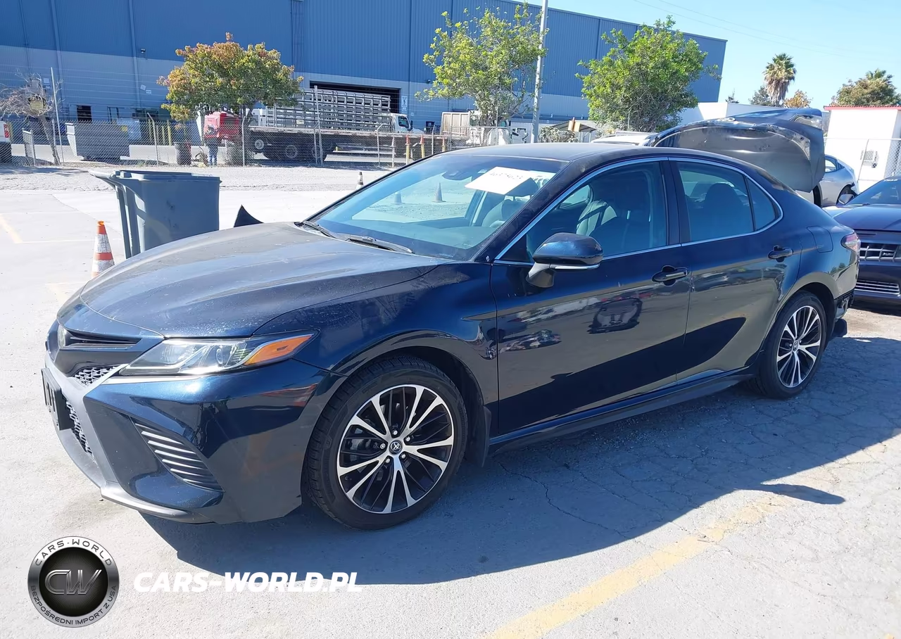 2018 Toyota Camry Se VIN:4T1B11HK7JU611232 - 2