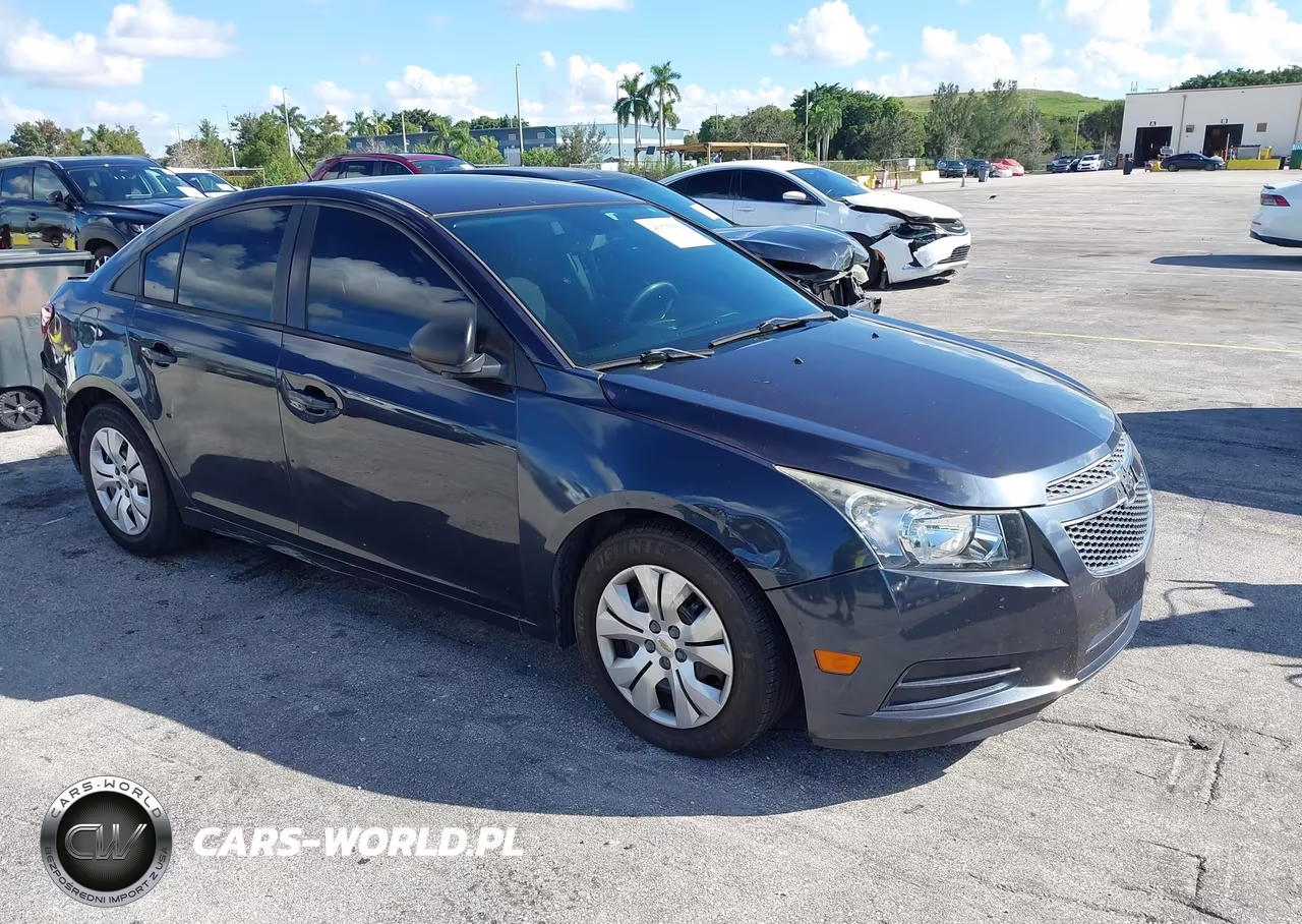 2014 Chevrolet Cruze Ls Auto VIN:1G1PA5SG0E7228686 - 1