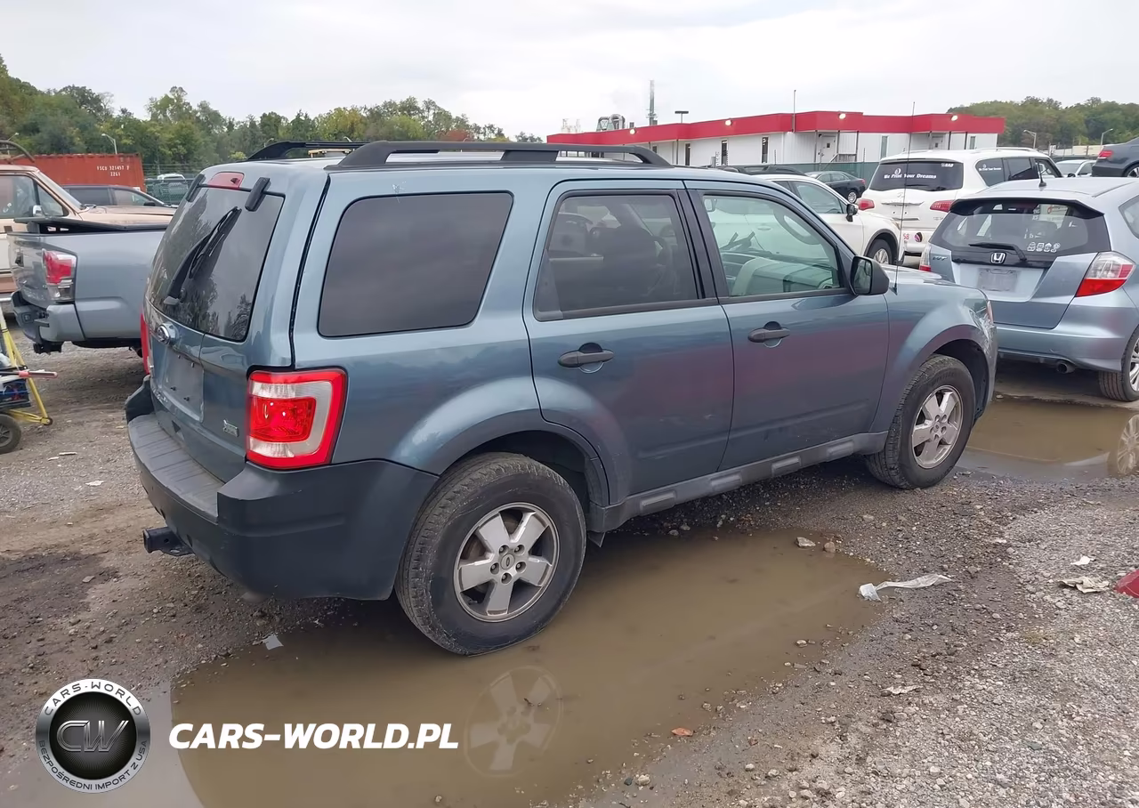 2012 Ford Escape Xlt VIN:1FMCU9DG2CKA23927 - 4