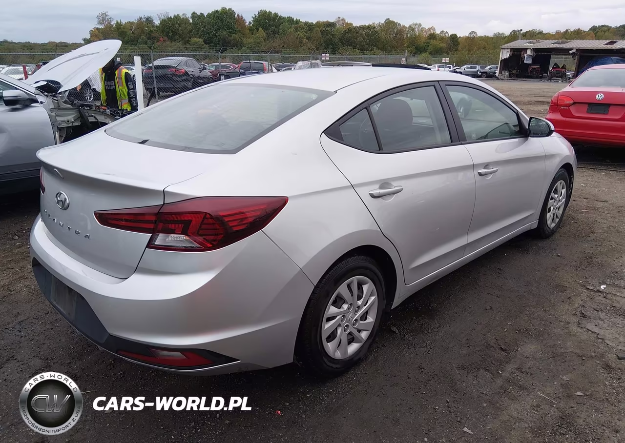 2019 Hyundai Elantra Se VIN:5NPD74LF1KH417329 - 4