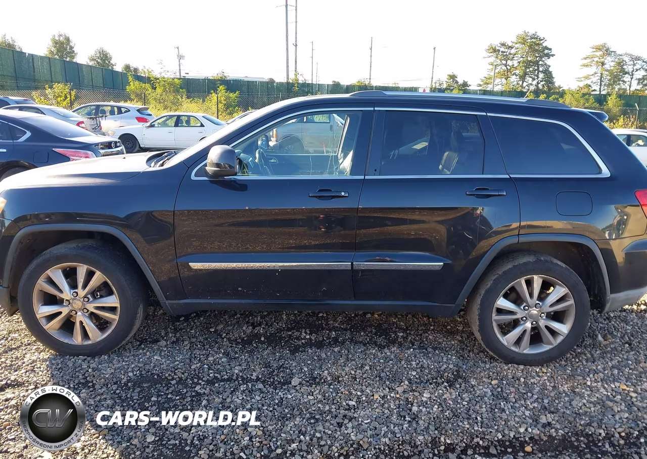 2013 Jeep Grand Cherokee Laredo VIN:1C4RJFAGXDC604498 - 14