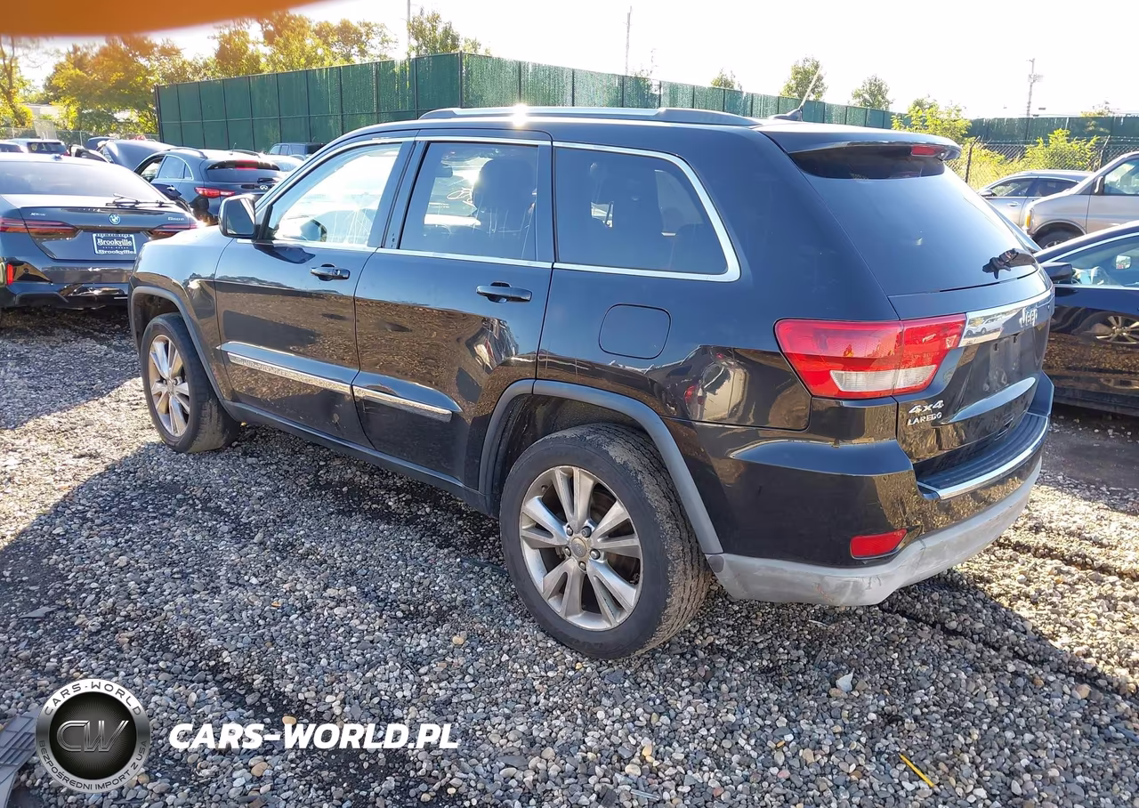 2013 Jeep Grand Cherokee Laredo VIN:1C4RJFAGXDC604498 - 3