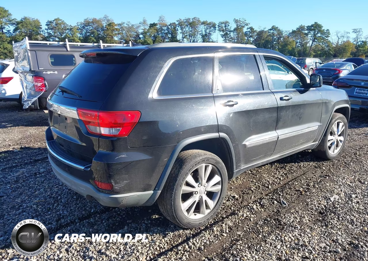 2013 Jeep Grand Cherokee Laredo VIN:1C4RJFAGXDC604498 - 4
