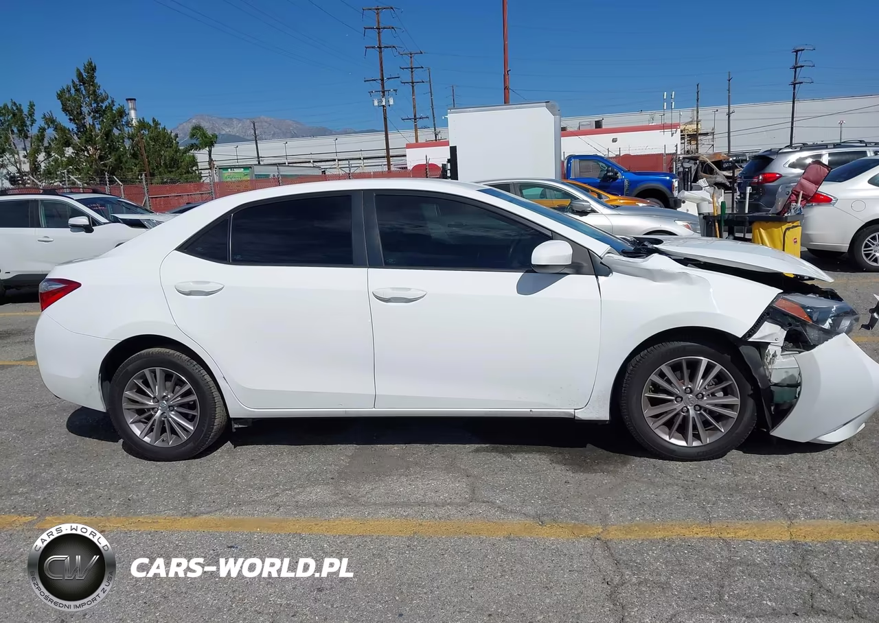 2015 Toyota Corolla Le Plus VIN:5YFBURHE0FP340152 - 14