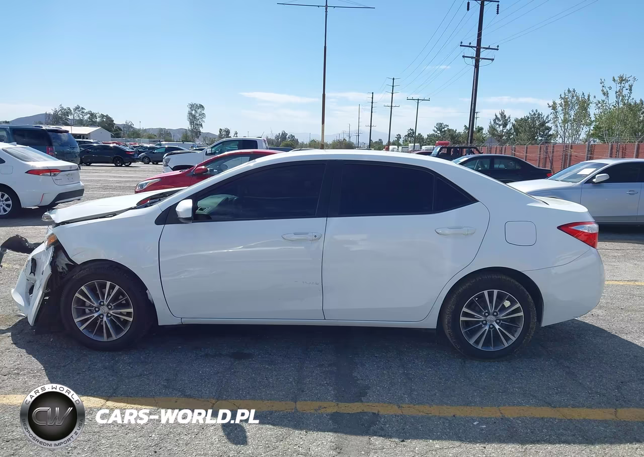 2015 Toyota Corolla Le Plus VIN:5YFBURHE0FP340152 - 15