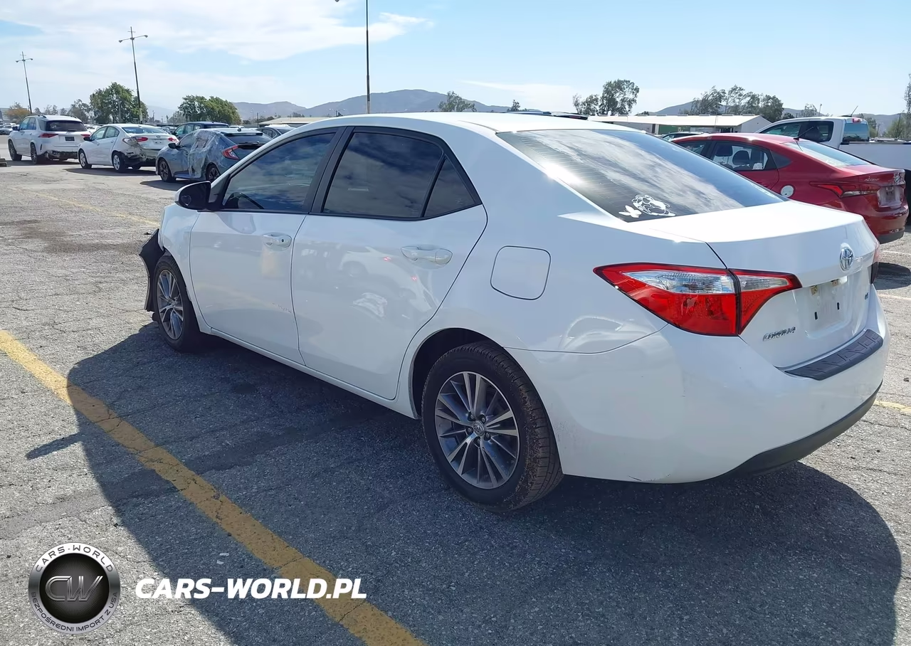 2015 Toyota Corolla Le Plus VIN:5YFBURHE0FP340152 - 3